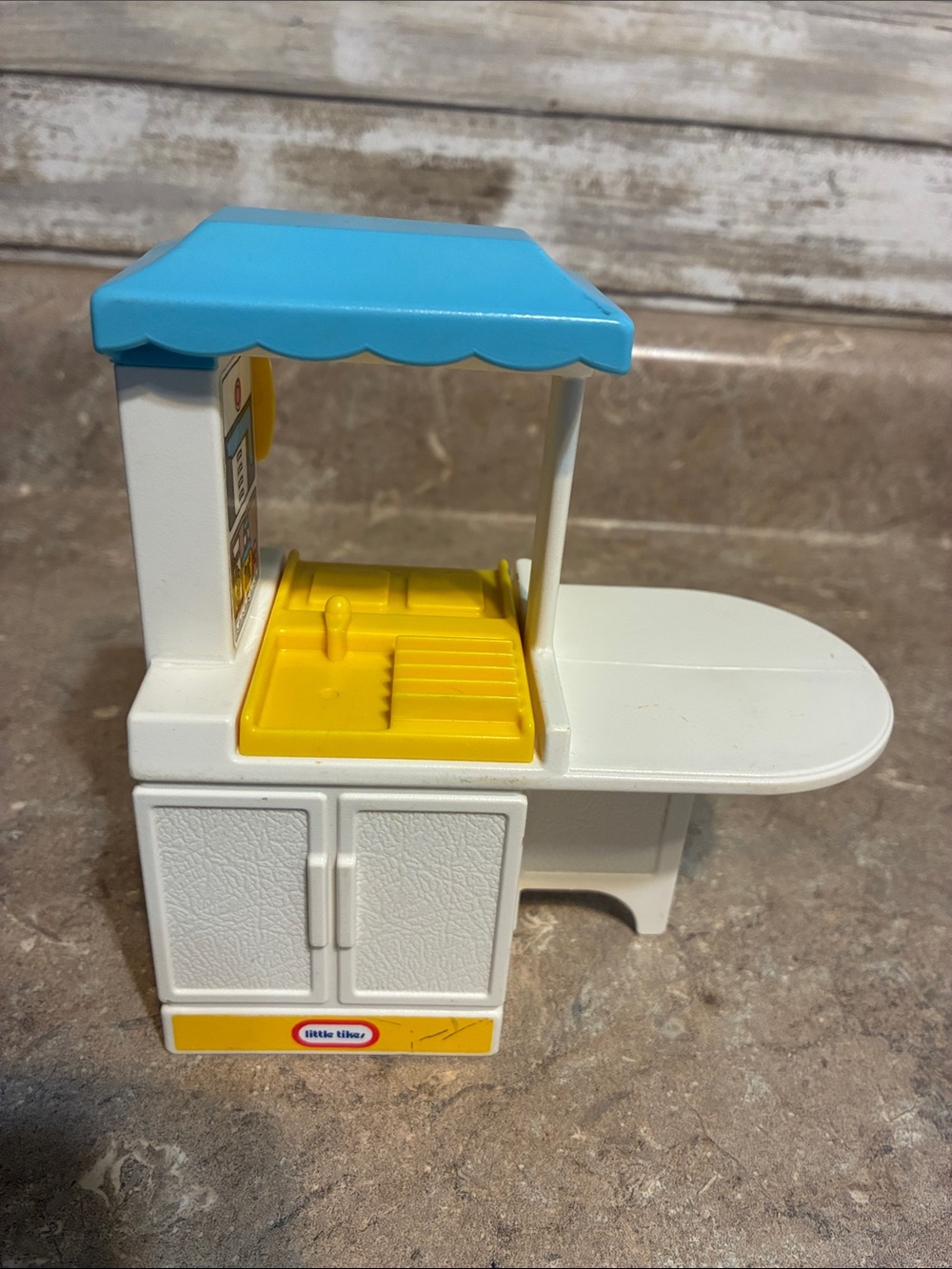 Little Tikes Yellow & Blue Play Kitchen ( vintage) - Picture 4 of 9